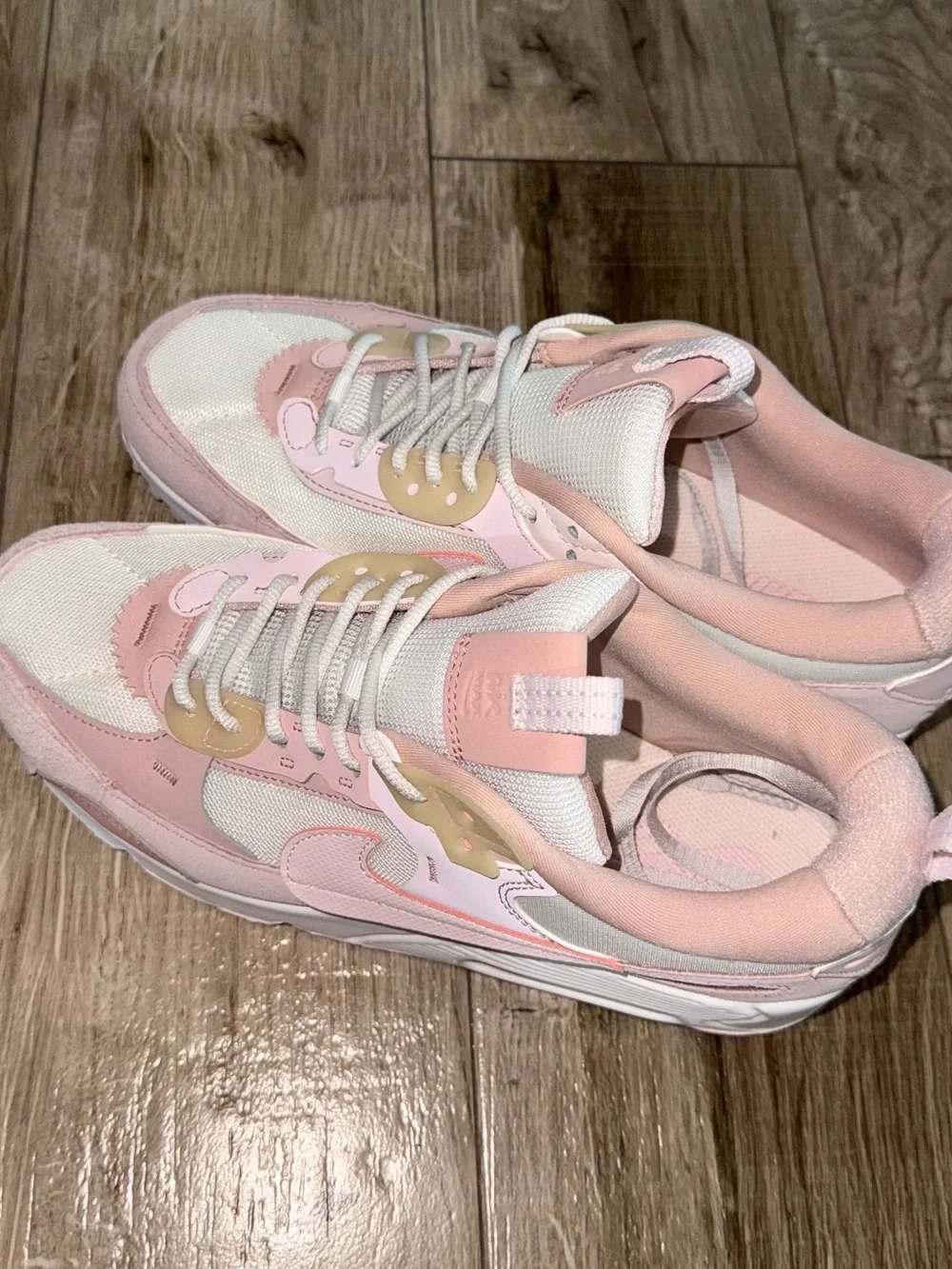 Nike Air Max 90 Futura in Blush Pink 💗